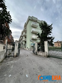 Foto Magazzino in Via Messina Marine, Ficarazzi di 45 m² con 1 locali