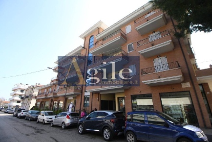 Foto Appartamento in via marche, Grottammare Centro di 100 m² con 3 locali