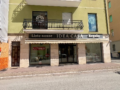 Foto Locale commerciale in VIA LA SPINA, Fabriano Centro di 270 m²