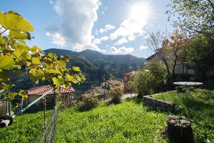 Foto Appartamento in Via Costa 19, Adrara San Martino di 108 m² in vendita