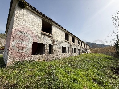 Foto Rustico in Via Borgo Murata 390, Arce Centro di 684 m² con 35 locali