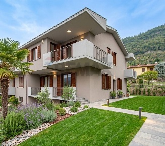 Foto Case semi ndipendenti in Via Giardino 1, Sarnico di 260 m² in vendita