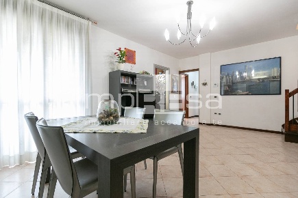 Foto Appartamento in via Dei Tulipani, Venezia di 115 m² con 4 locali