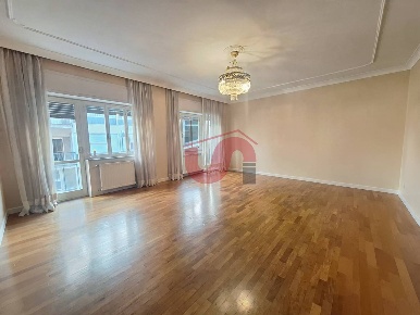 Foto Appartamento in Via San Gaetano, Benevento Centro Storico di 94 m²