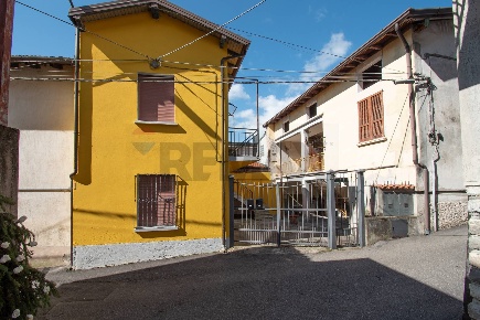 Foto Appartamento in Via Giuseppe Mazzini 14, Marone di 34 m² con 2 locali
