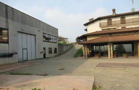 Foto Magazzino a Rovescala di 86 m² con 1 locali in vendita