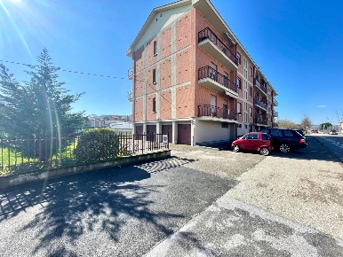 Foto Box in Corso Europa 47, Alba Borgo Piave, Corso Europa, Zona Ferrero