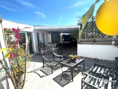 Foto Attico in Via Houel 4, Palermo Zisa di 246 m² con 6 locali in vendita