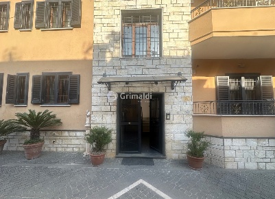 Foto Appartamento in Via G.Pastore 10, Acerra Centro di 98 m² con 3 locali