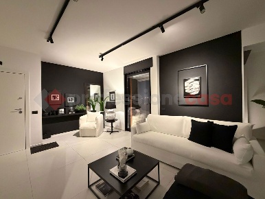 Foto Appartamento in Semerari, Bari San Girolamo di 81 m² con 3 locali