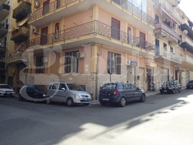 Foto Magazzino in Via La Masa 30, Bagheria Centro di 77 m² con 3 locali