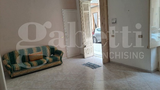 Foto Appartamento in Via Castrogiovanni 58, Bagheria Centro di 60 m²