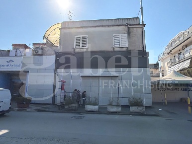 Foto Negozio in Via Nazionale 166, Angri Centro di 300 m² con 2 locali