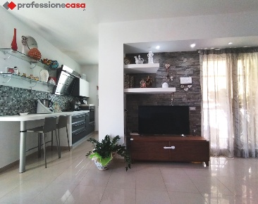 Foto Appartamento in Viale Marx 12, Grottaglie di 115 m² con 3 locali