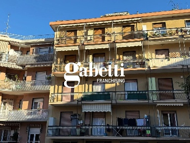 Foto Appartamento in Santa Lucia, Imperia Oneglia di 117 m² con 5 locali