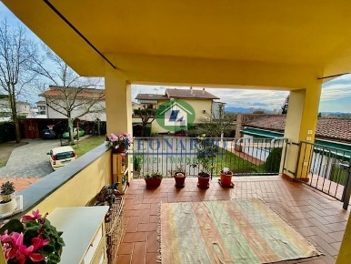 Foto Attico a Massa e Cozzile Margine Coperta Traversagna di 90 m²