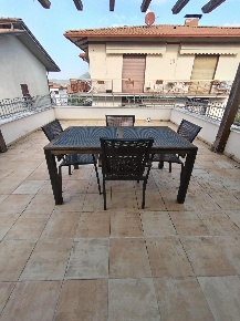 Foto Appartamento a Massa Centro di 106 m² con 7 locali in vendita