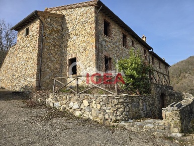 Foto Appartamento a Castellina in Chianti di 90 m² con 5 locali in vendita