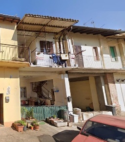 Foto Appartamento a Mezzago Centro di 80 m² con 4 locali in vendita