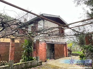 Foto Villa unifamiliare a Massa San Carlo - Antona di 130 m² con 6 locali