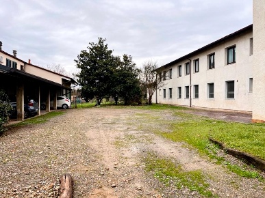 Foto Capannone industriale a Cesate di 354 m² con 1 locali in vendita