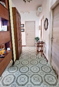 Foto Appartamento a Carrara Marina di Carrara di 100 m² con 5 locali