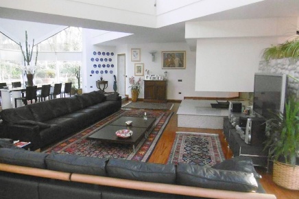 Foto Villa unifamiliare a Nosate di 648 m² con 17 locali in vendita