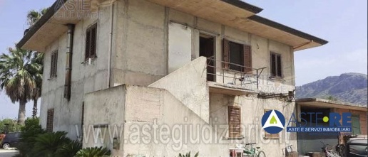 Foto Appartamento in Loc. La Fiora Via Matera, Terracina di 122 m²