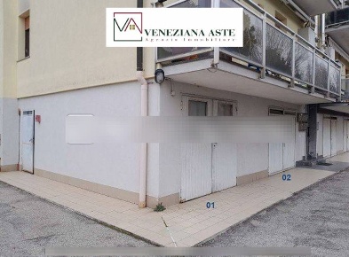 Foto Ufficio in Via Triestina, Venezia di 200 m² con 10 locali in vendita