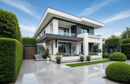 Foto Villa unifamiliare in via Carrara, Forte dei Marmi Centro di 370 m²