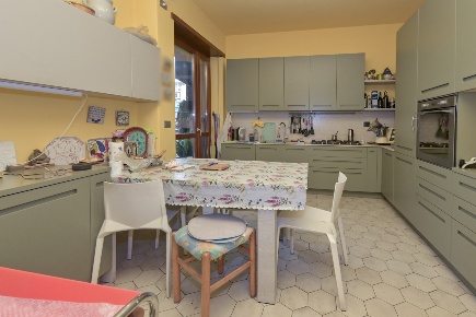 Foto Appartamento in Via Trana, Torino Cit Turin di 188 m² con 5 locali