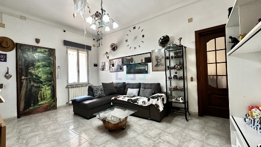 Foto Appartamento in Via Savona 6, Quiliano Centro di 94 m² con 5 locali
