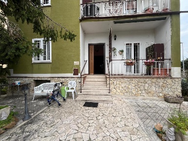 Foto Appartamento in Via Crecchio, Roma Ponte di Nona di 180 m² in vendita