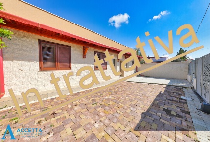 Foto Villa unifamiliare in Via Lorenzo il Magnifico, Taranto di 224 m²