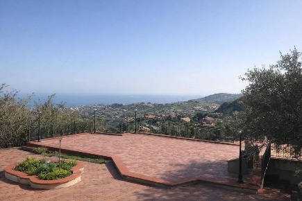 Foto Villa unifamiliare a Trabia Centro di 255 m² con 12 locali in vendita