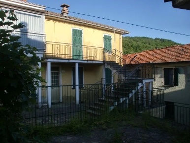 Foto Villa bifamiliare in Località Alpe 47, Bedonia Alpe di 74 m²