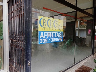 Foto Locale commerciale in via rosmini 14, Trento Semicentro di 250 m²