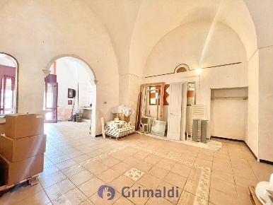 Foto Locale commerciale in Viale Otranto 48, Lecce Centro Storico di 72 m²