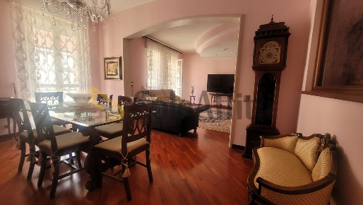 Foto Appartamento in Via Crivelli 39, Parabiago Centro di 180 m² in affitto