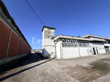 Foto Capannone industriale in Via Giacomo Puccini 2335, Porcari Centro