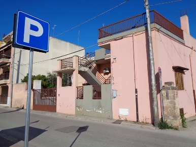 Foto Casa indipendente in via biebesheim, Palo del Colle Centro di 300 m²