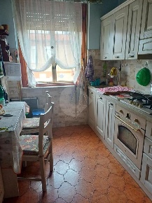 Foto Appartamento in viale 4 novembre, Bassano Romano di 76 m² con 4 locali