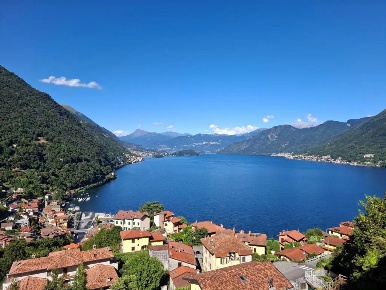 Foto Appartamento in Via Schignano 55, Argegno Centro con 4 locali