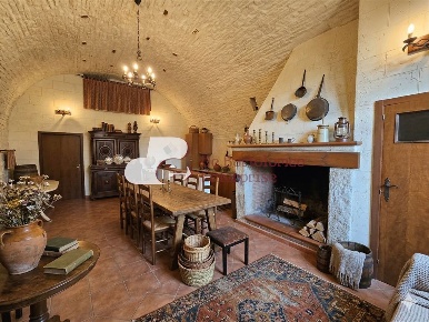 Foto Rustico a Andria di 700 m² con 13 locali in vendita