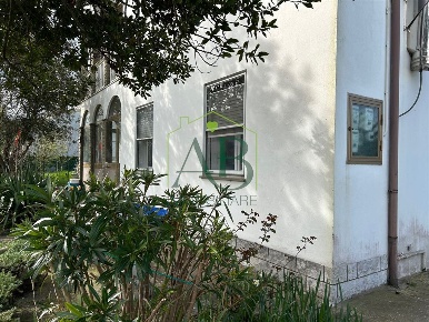 Foto Appartamento a Ravenna di 90 m² con 4 locali in vendita