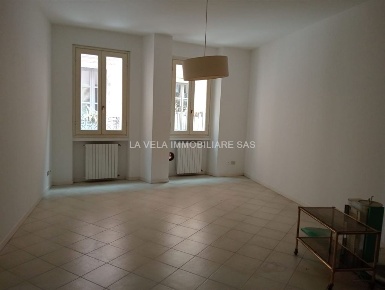 Foto Appartamento a Desenzano del Garda di 80 m² con 3 locali in affitto