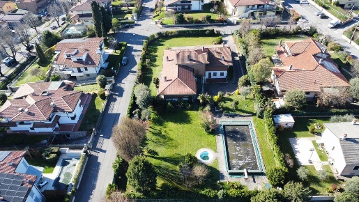 Foto Appartamento in Via del poggio 1, Rovato Centro di 1800 m² in vendita