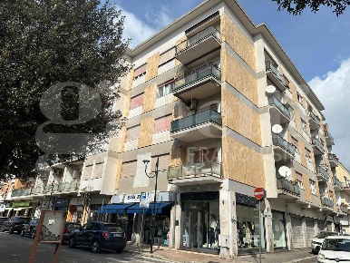 Foto Appartamento in Largo Marconi 7, Aprilia Centro di 107 m² con 3 locali