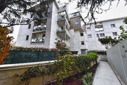 Foto Appartamento in Via PASUBIO 30, Paderno Dugnano Semicentro di 146 m²