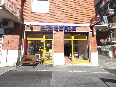 Foto Attività commerciale in Via Carlo Piancastelli 7C, Roma di 60 m²